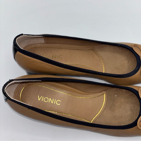 Vionic Ladies Daphne Brown Black Toe Cap Slip On Shoes Size 9 - Picture 4 of 10